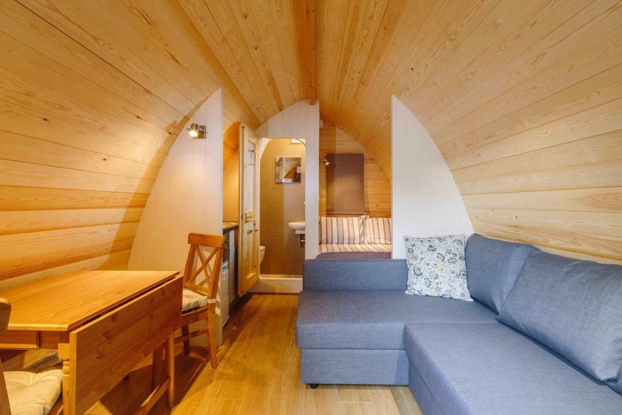 فندق Campion Glamping Pod كيلتنهام المظهر الخارجي الصورة