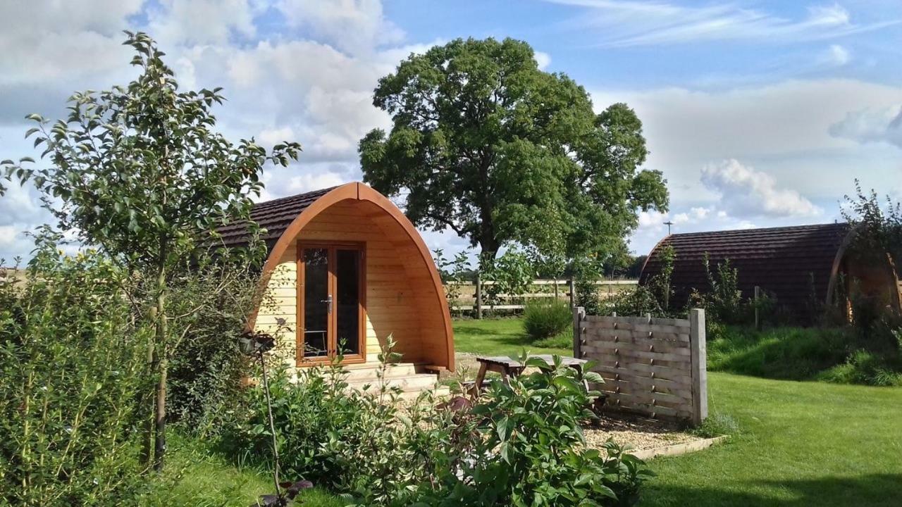 فندق Campion Glamping Pod كيلتنهام المظهر الخارجي الصورة